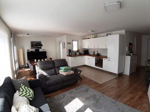 Gesamtansicht - Voll möblierte, moderne 2 12 Zimmer-Wohnung mit Aufzug und TG-Platz!