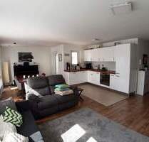 Voll möblierte, moderne 2 12 Zimmer-Wohnung mit Aufzug und TG-Platz! - Korb