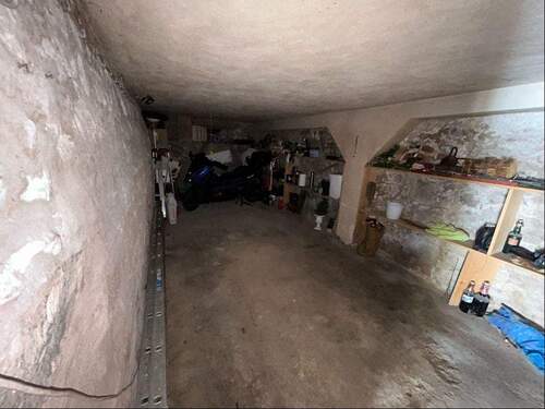 Garage innen - Mehrfamilienhaus, Wohnhaus mit 103,00 m&sup2; in Rothenburg zum Kaufen