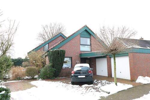 Bild - Modernisiertes, topgepflegtes Wohnhaus mit Keller, Doppelgarage und schönem Garten