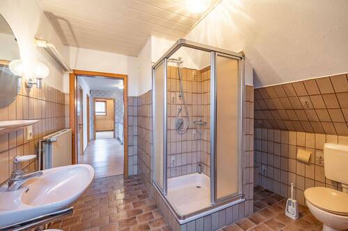 Badezimmer Obergeschoss 3 - 