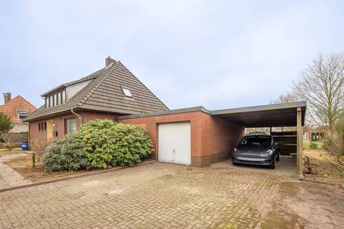 Garage & Carport - 