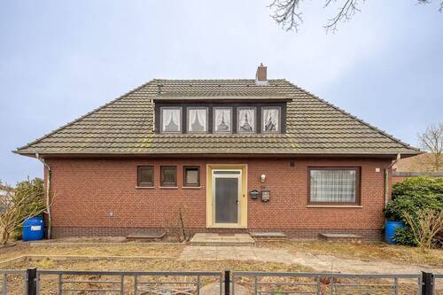 Straßenansicht - Einfamilienhaus mit 176,00 m&sup2; in Weyhe / Leeste zum Kaufen