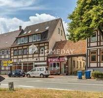 MFH mit 8 Wohneinheiten, Gewerbeeinheit und Entwicklungspotenzial auf großem Grundstück - Lamspringe