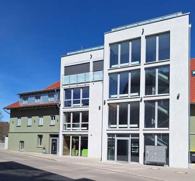 Hauseingang - 2 Zimmer Etagenwohnung zur Miete in Titisee-Neustadt