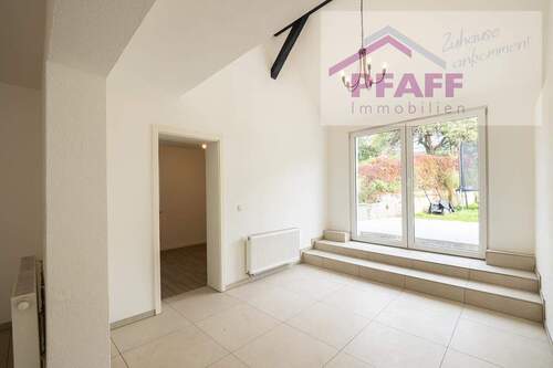 Wohn_Essbereich - Zuhause ankommen! 2025 modernisierte 4 Zi.-Wohnung in Gailingen mit Garage und schönem Garten