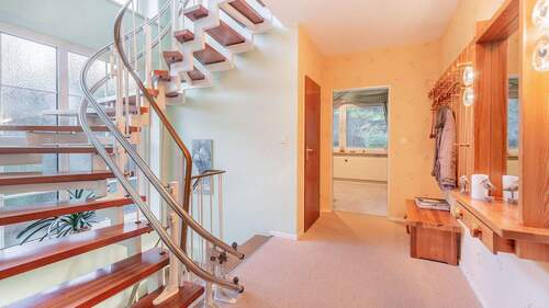 Eingangsdiele - 7 Zimmer Einfamilienhaus in Hamburg