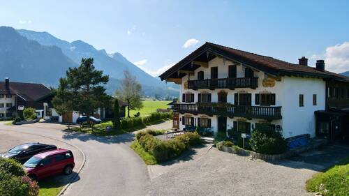Außenansicht - Historischer Gasthof in Inzell - Einzigartige Lage und großes Potenzial