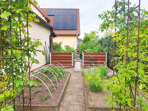 Garten-Beete - 6 Zimmer Einfamilienhaus in Raguhn-Jeßnitz