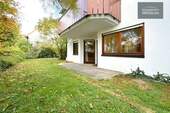Terrasse Westausrichtung - 2,5-Zimmer-Erdgeschosswohnung mit sonniger Terrasse und Tiefgaragenstellplatz in Leonberg-Warmbronn