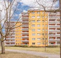 Sanierte 3-Zimmer-Wohnung mit zwei Stellplätzen - Berlin Spandau