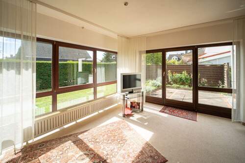 Wohnzimmer - 4 Zimmer Einfamilienhaus in Rödermark