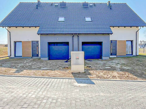Front - 5 Zimmer Doppelhaushälfte in Lubniewice