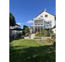 Freistehendes Einfamilienhaus mit großem Garten und viel Potenzial in Hattersheim-Okriftel - Hattersheim Okriftel