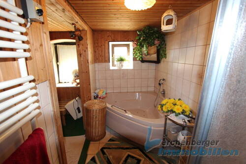 Badezimmer mit Sauna - 