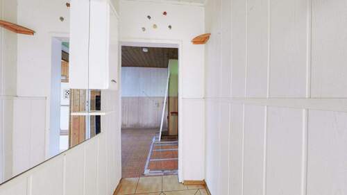 Durchgang zum Wohnbereich EG - 