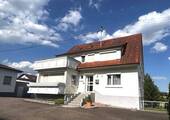 Vorderansicht - Worndorf - 2 Familien-Haus - XXL Garagen - Großes Grundstück