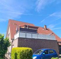 Ahlener Westen, eine aktuell vermietete 4-Zimmer- Wohnung mit Dachterrasse und Stellplatz im 1.OG eines 2- Familienhauses.