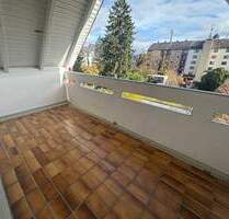 Helle 2-Zimmer-Dachgeschosswohnung mit Loggia und Blick ins Grüne - Mannheim / Neckarau