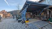 Hofeinfahrt, Tor und Carport - 