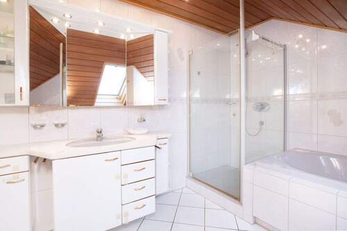 Tageslichtbadezimmer Dachgeschoss (I) - 