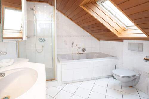 Tageslichtbadezimmer Dachgeschoss (II) - 