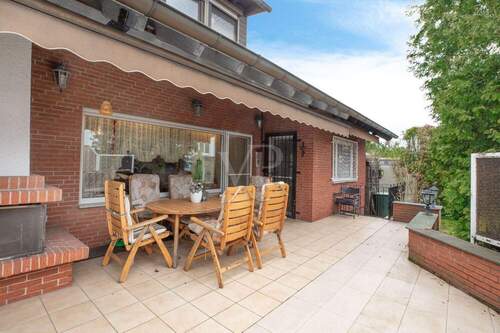 Terrasse mit Außenkamin (III) - 