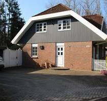 Besonderes Einfamilienhaus mit neuer Heizung (2026) und Doppelcarport in Waldrandlage - Tostedt