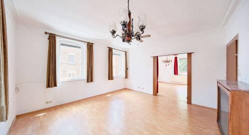 Tolle großzügige Schnitte - 1 Zimmer Mehrfamilienhaus, Wohnhaus in Backnang