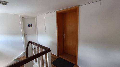 Zugang zur Wohnung + Gäste-WC - 