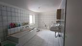 Bad mit Wanne + Dusche - 5 Zimmer Etagenwohnung in Teisnach