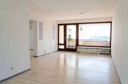 Wohnnzimmer - 4 Zimmer Etagenwohnung in Amberg