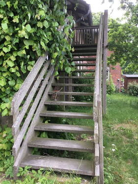 Außentreppe zum Balkon - 2 Zimmer Etagenwohnung zum Kaufen in Bissee