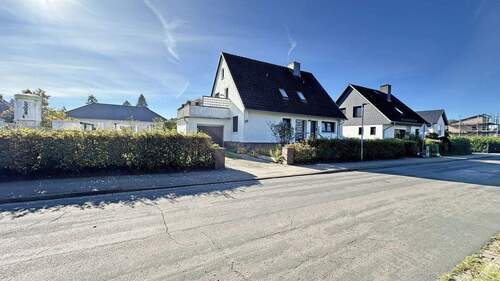 Bild 2 - 5 Zimmer Mehrfamilienhaus, Wohnhaus zum Kaufen in Ammersbek