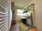 Duschbad mit Fenster, HWB… - 