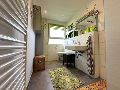 Duschbad mit Fenster, HWB… - 