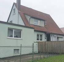 Generationenhaus mit vielen Zimmern und Garten - Riedenheim