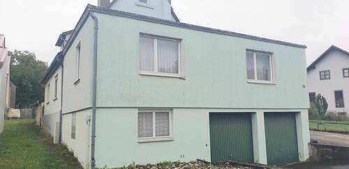 Ostseite - 7 Zimmer Einfamilienhaus in Riedenheim