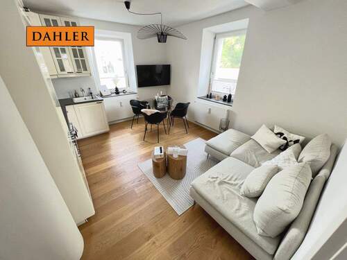 Wohnzimmer - Etagenwohnung mit 35,60 m&sup2; in Augsburg zum Kaufen