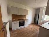 Küche mit neuer Einbauküche - 3 Zimmer Etagenwohnung zur Miete in Zwickau