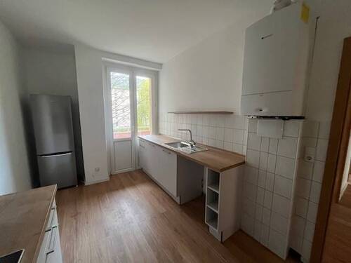 Küche mit neuer Einbauküche - 3 Zimmer Etagenwohnung in Zwickau