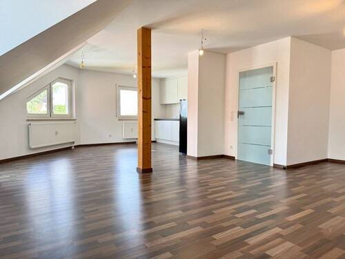 Wohn-, Ess- und Küchenbereich - 3 Zimmer Etagenwohnung zur Miete in Cadolzburg