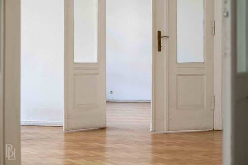 Flügeltür - Bezugsfreie 3-Zimmer-Wohnung in begehrter Wilmersdorfer Lage
