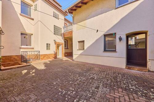 Hof - 8 Zimmer Einfamilienhaus zum Kaufen in Ludwigshafen am Rhein