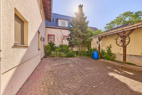 Hof - 8 Zimmer Einfamilienhaus in Ludwigshafen am Rhein