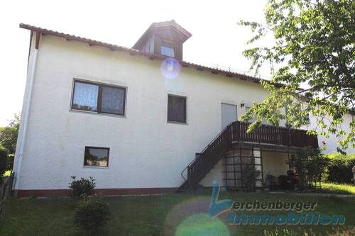 Hausansicht2.jpg - Mehrfamilienhaus, Wohnhaus mit 190,00 m² in Roßbach zum Kaufen