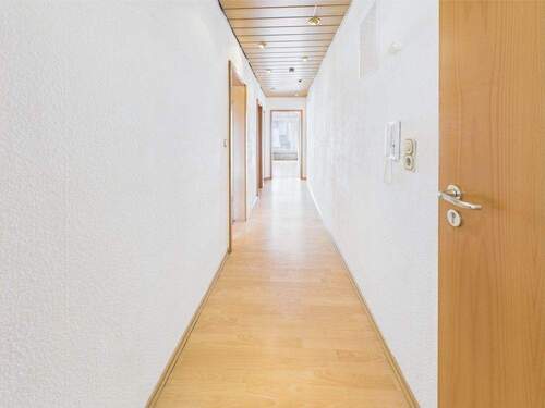 Flur - Etagenwohnung mit 64,00 m&sup2; in Mannheim / Rheinau zum Kaufen