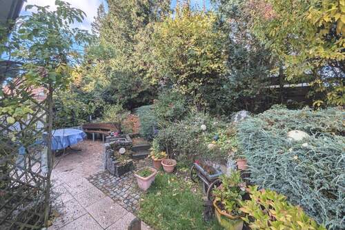 Garten - Doppelhaushälfte mit 130,00 m&sup2; in Böblingen zum Kaufen