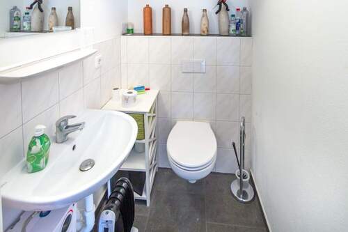 Garten-WC im Nebengebäude - 