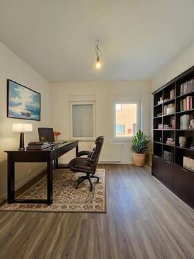 Möbeliertes Büro - Reihenmittelhaus mit 156,00 m² in Köln zum Kaufen